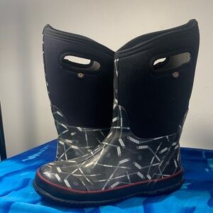 Bogs Kids Black & Gray Hockey Pattern Rain Boots